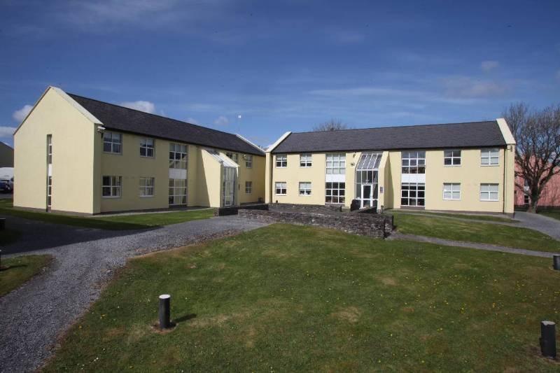 Corrib Village Rooms University Of Galway Exterior foto